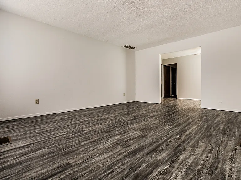 9910 Keisa Cir — Photo 5