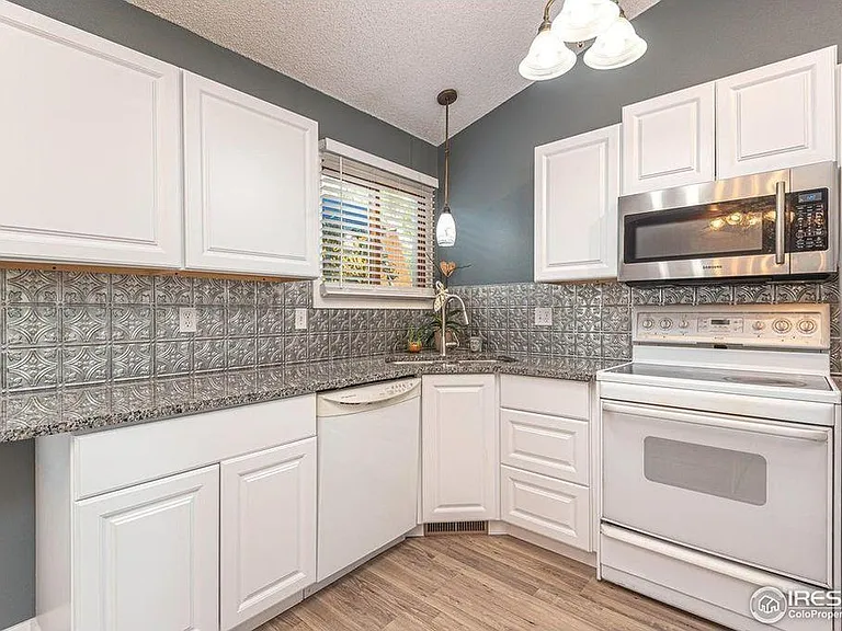 2197 Kennington Ct — Photo 25