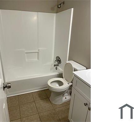 3rd image of 3647 Chestnut Dr