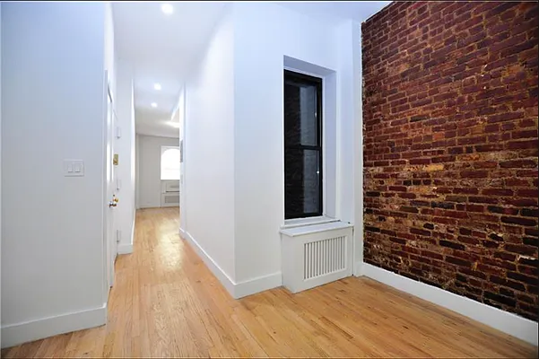 Rented by Buchbinder & Warren | media 18