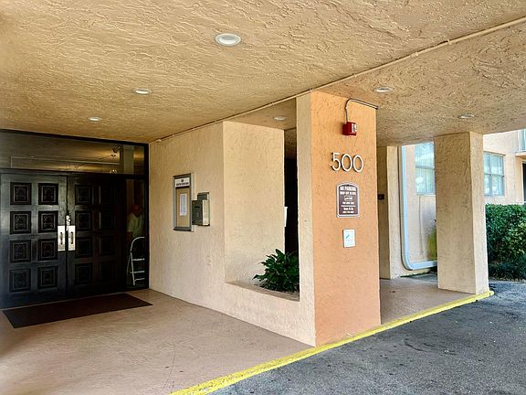 2nd image of 500 Executive Center Drive #3b