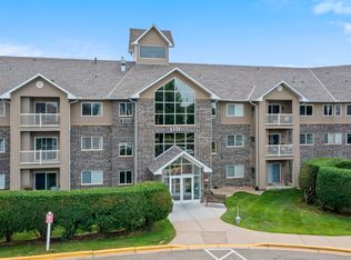 1321 Lake Dr #328, Chanhassen, MN 55317