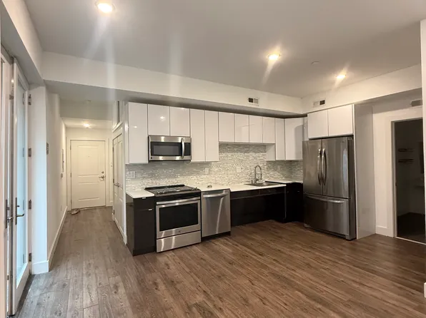 1427 Melon St #1B, Philadelphia, PA 19130