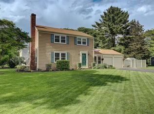 27 Winsor Dr, Barrington, RI 02806