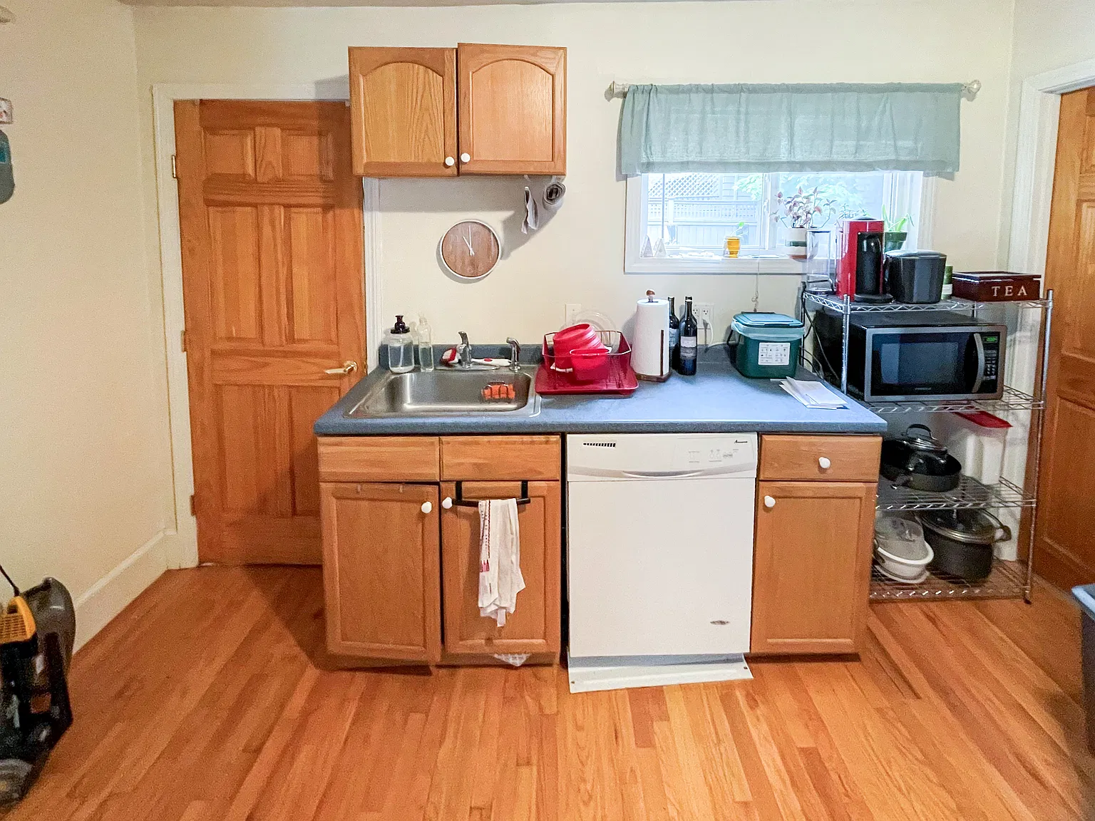 2 bed, 9999 sqft, $2,500 — Photo 4