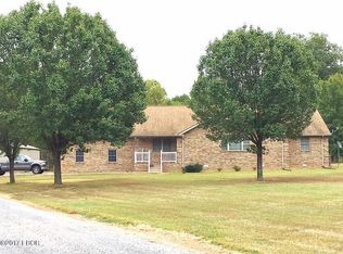 1122 S Wolf Creek Rd, Carbondale, IL 62902