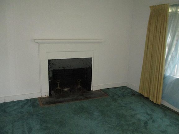 5th image of 654 Camellia St E #0