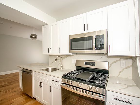 2nd image of 348 Chelsea St #2