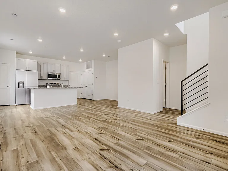 5825 Uptop Point — Photo 3