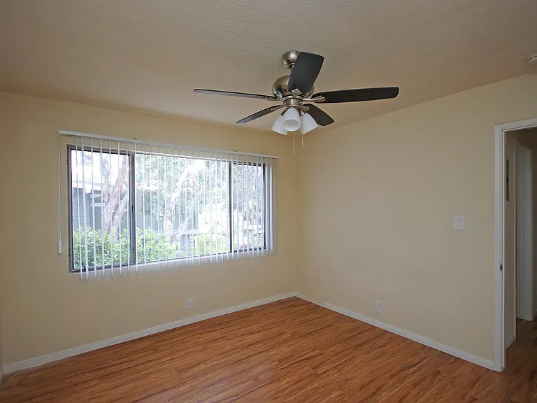 2035 Huntington Dr #6 — Photo 9