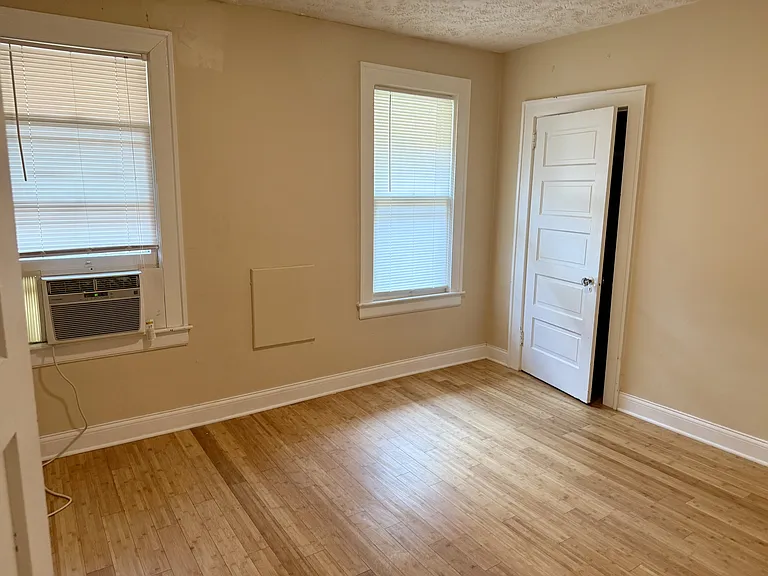 924-926 11th Avenue, Huntington WV - - — Photo 8