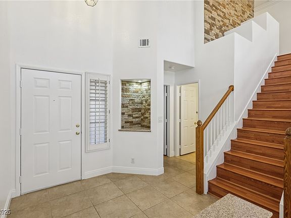 4th image of 5857 Red Dawn St