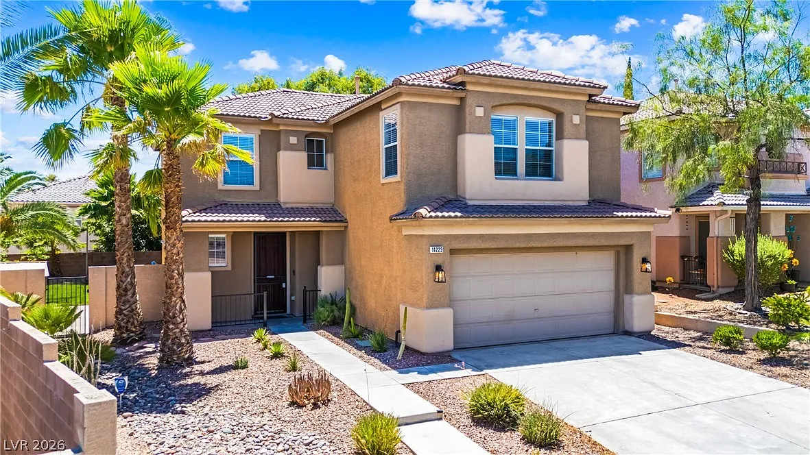 3 bed, 3.0 bath, 2053 sqft, $3,295 — Photo 2