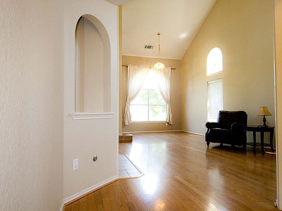 3rd image of 1610 Academy Pl