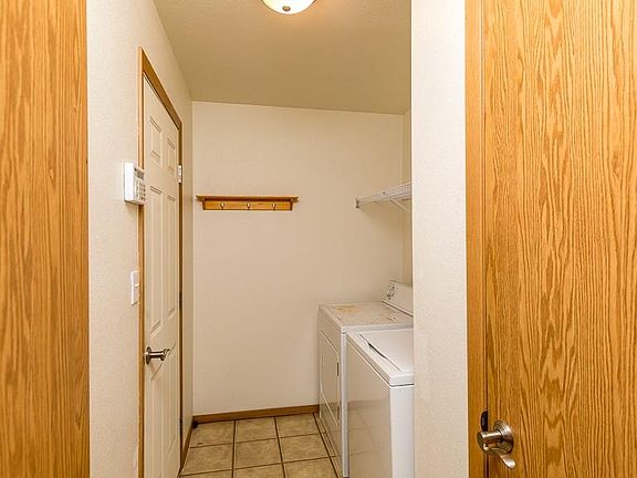 5th image of 6 Borman Ct