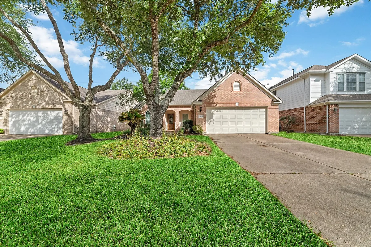 Building Photo - 20822 Whitevine Way