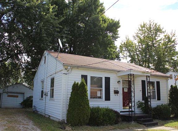 2nd image of 2817 Daviess St