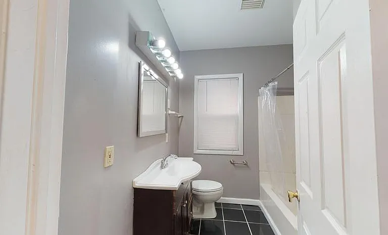 201 Comstock Ave #1R — Photo 13