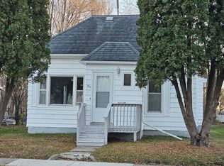 307 Center St, Waterloo, IA 50703