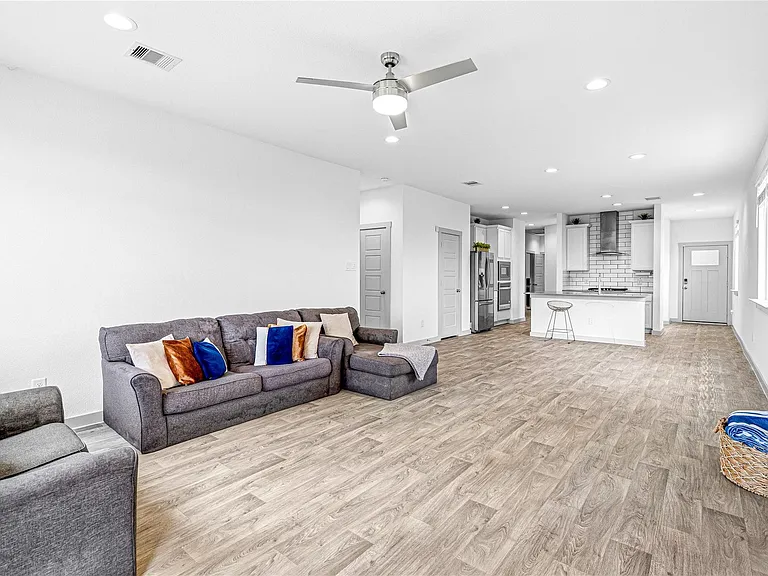 12566 Fleet River Rd — Photo 6