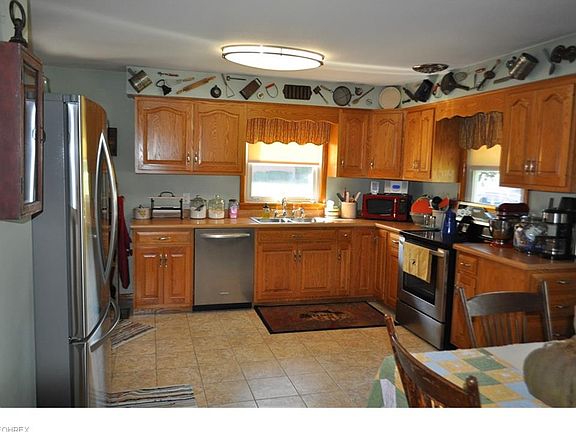 2nd image of 1372 Pfeifer Dr