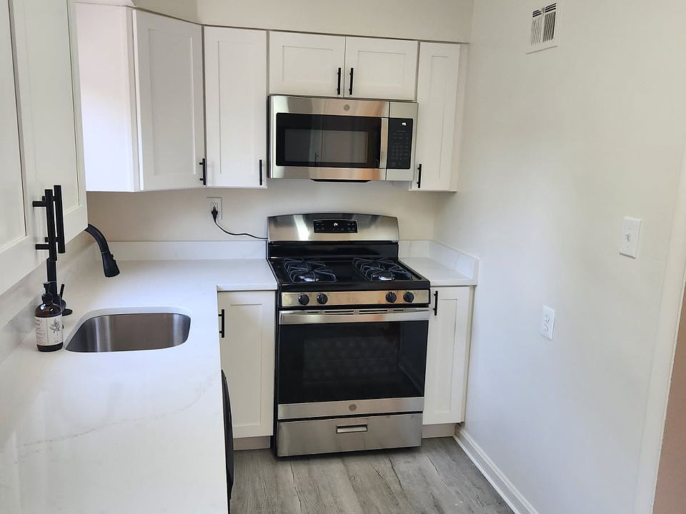 1st image of 720 N Vermont St #2