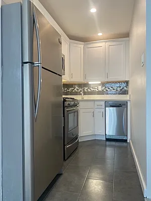 Rented by Brooklyn Real Inc | media 19