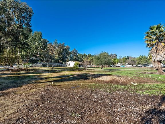 2nd image of 5546 Paradise Valley Rd