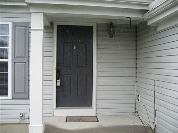 3rd image of 553 Lake Front Dr