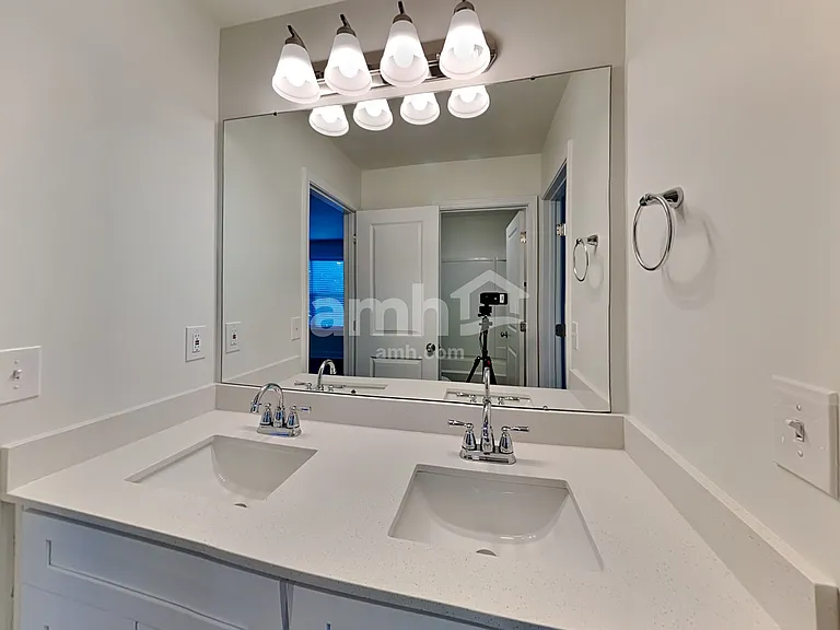 2444 Beal St — Photo 22
