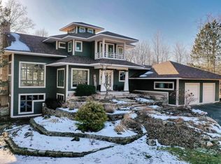 W307N6295 Shore Acres Rd, Hartland, WI 53029