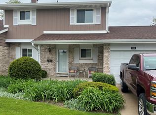 1555 S Blanchard St, Wheaton, IL 60189