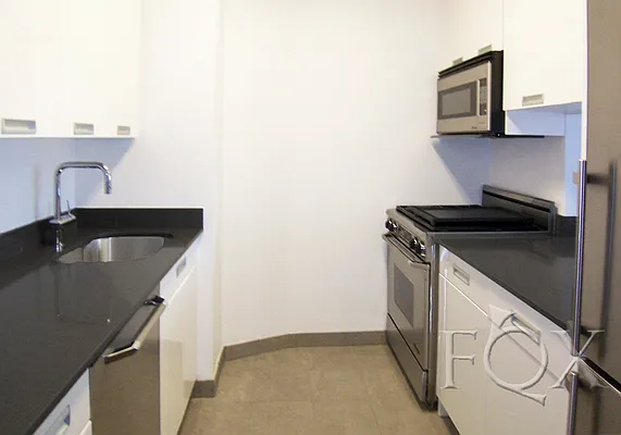 Rented by Fox Residential Group | media 2