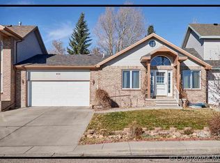 830 Oak Valley Ln, Cheyenne, WY 82009