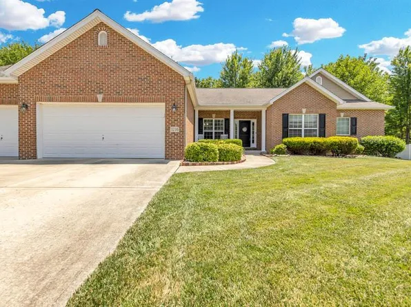 3236 Roan Hill Dr, Belleville, IL 62221