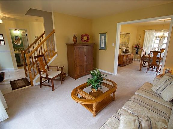 4th image of 105 Pemberton Pl