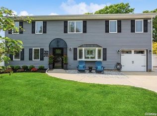 12 Mount Cook Ave, Farmingville, NY 11738
