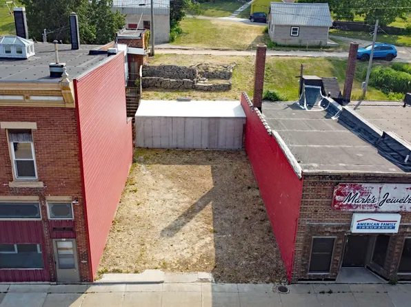 233 Main St, Elroy, WI 53929