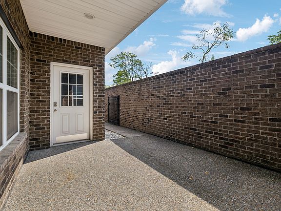 4th image of 2048 Westburn Pvt Ln