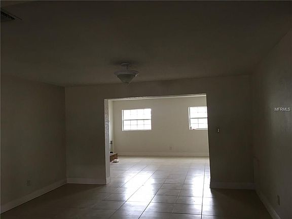 2nd image of 1123 Hawkes Ave