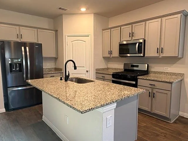101 Lbj Ln — Photo 3