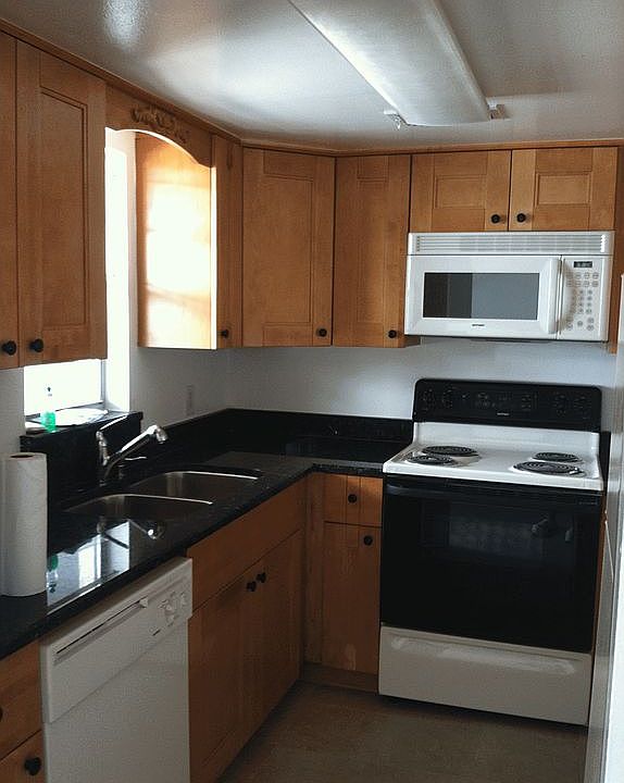 Newer Kitchen and Appliances