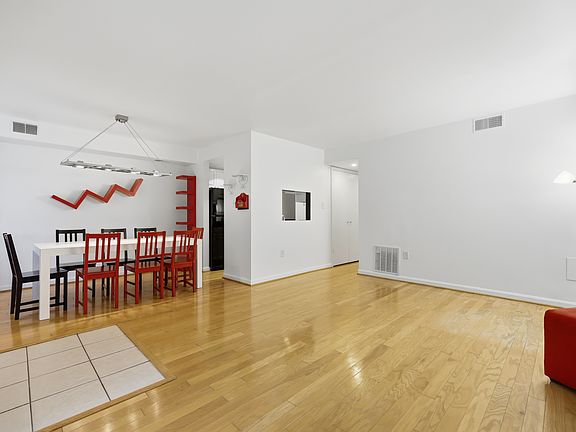 2nd image of 7814 Coddle Harbor Ln