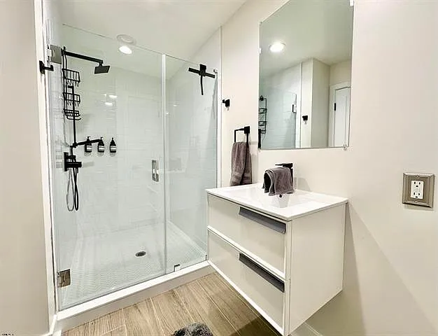 136 Lincoln Dr — Photo 19
