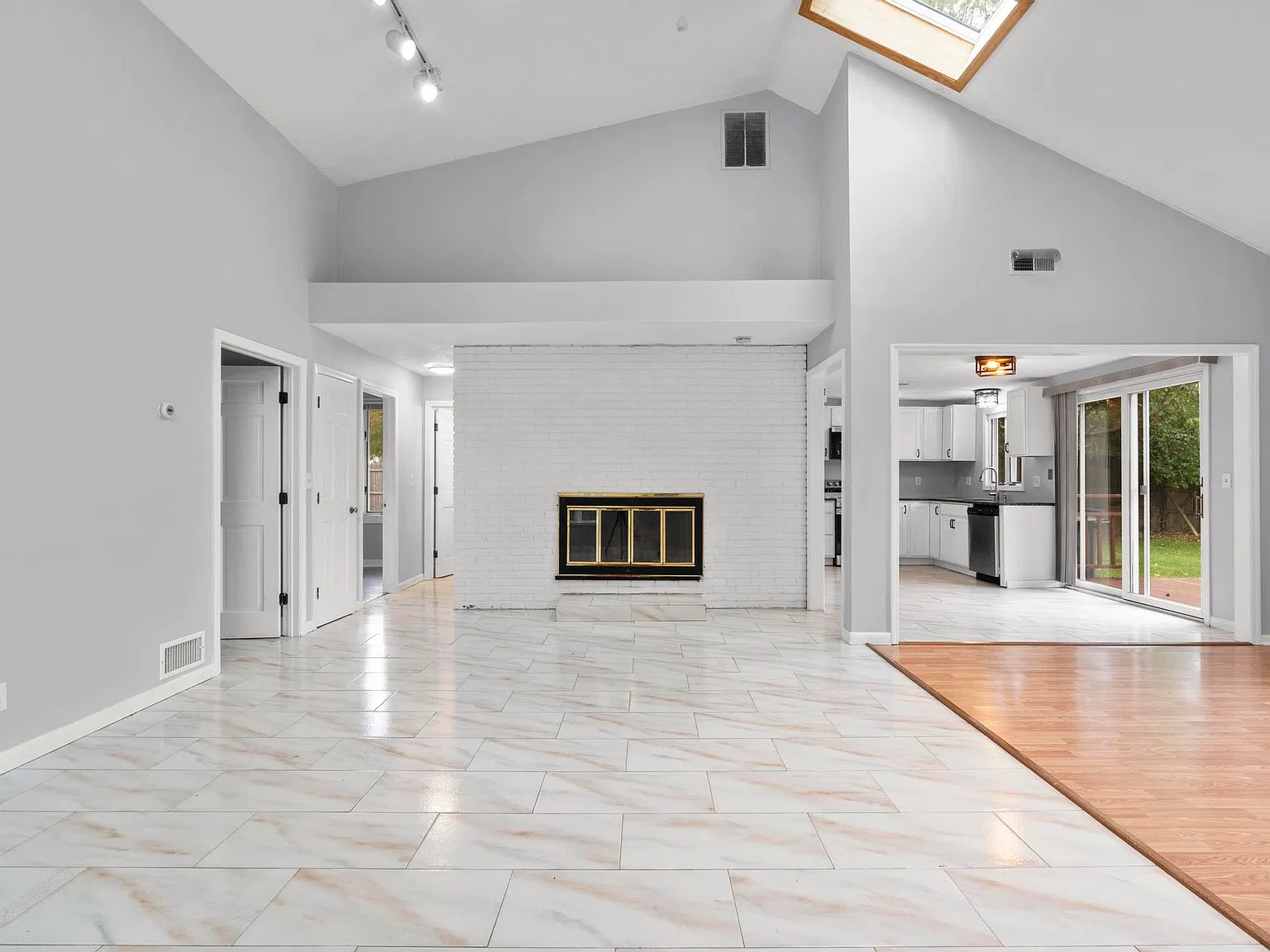 4 bed, 1661 sqft, $5,500 — Photo 3