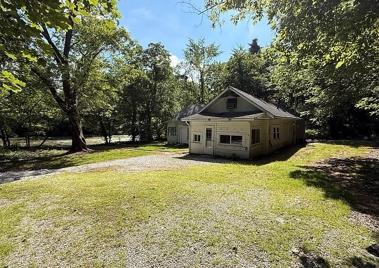 629 Portage Lakes Dr — Photo 2