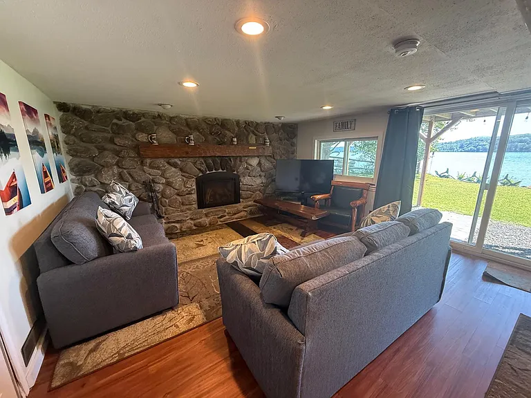 27 Lower Bay Rd — Photo 7