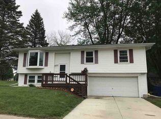 1009 Fleur Dr, Waterloo, IA 50701