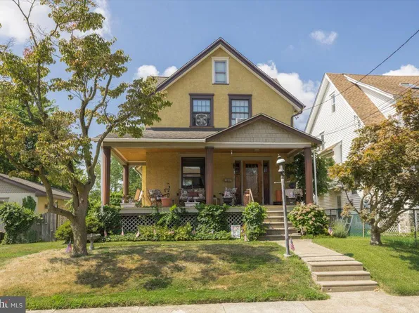 54 S Elm Ave, Aldan, PA 19018