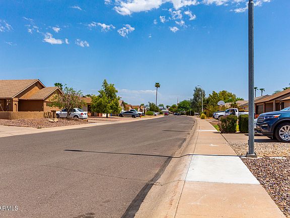 5th image of 693 W BARROW Drive